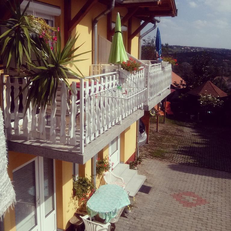 Judit Apartments Хевиз Экстерьер фото
